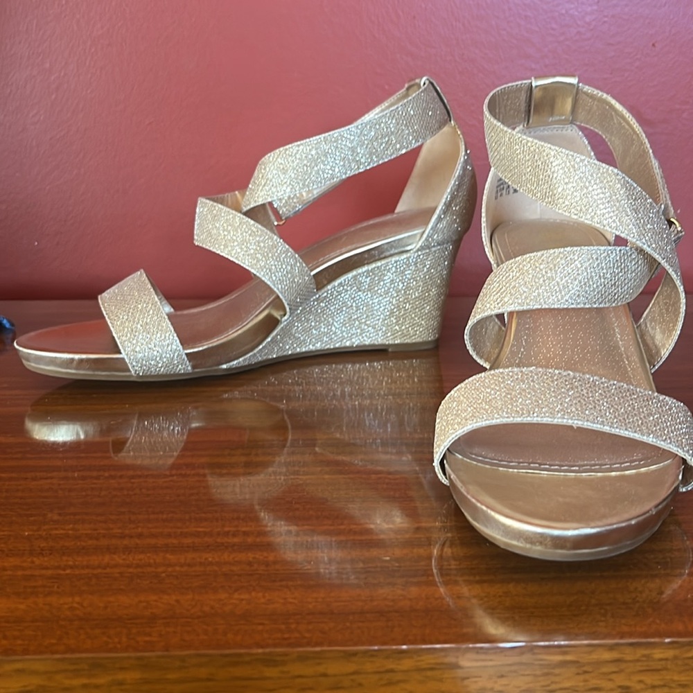 Like new Dream Paris gold sparkling Strappy sandals - Picture 1 of 16